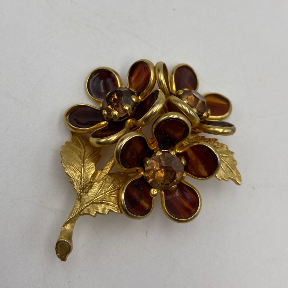 Red Enamel and Gold Tone Metal Floral Broach Pin